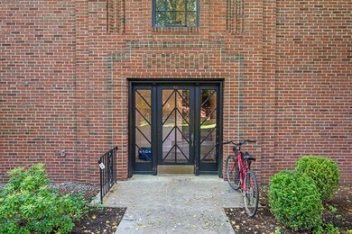 102 Sewall Ave unit 6, Brookline, MA 02446 - photo 3