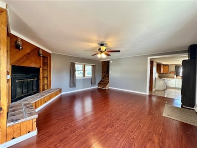 409 6th St, Hindsboro, IL 61930 - photo 5