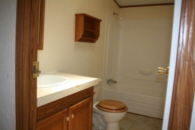 137 Hillside Dr, Troy, TX 76579 - photo 3