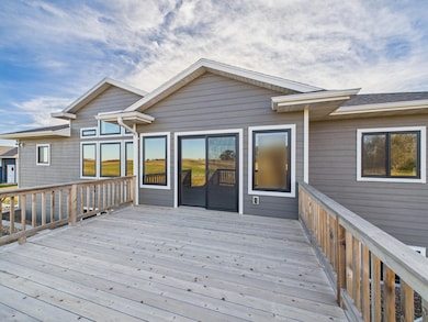 CAM03650G0-PR0028-STILL009