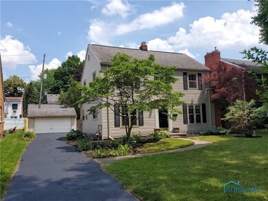 Detached 2 car garage