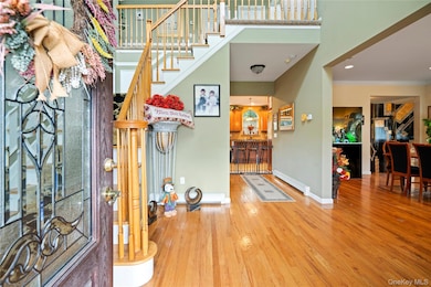 22 Southview Cir, Lake Grove, NY 11755 - photo 6