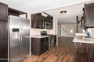 726 Vernon Ave, Lansing, MI 48910 - photo 7