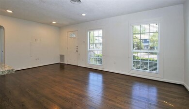 728 E 13th St, Houston, TX 77008 - photo 2