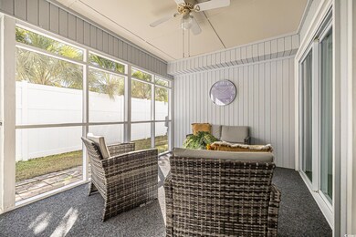 Sunroom with ceiling fan