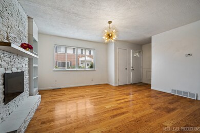 817 N Randall Rd unit D, Aurora, IL 60506 - photo 5