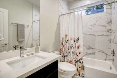 122 Knights Bridge Park Ln, Houston, TX 77018 - photo 6