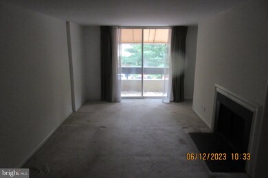 4990 Sentinel Dr, Bethesda, MD 20816 - photo 2