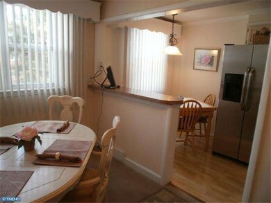 1059 Oakwood Dr, Glenolden, PA 19036 - photo 7