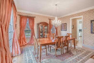 3933 Farber Ct-38