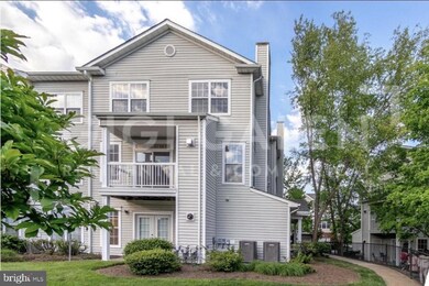 13057 Marcey Creek Rd unit 13057, Herndon, VA 20171 - photo 2