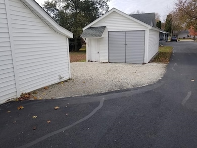 613 N Wayne St, Warren, IN 46792 - photo 2