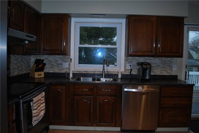 16 Mason Ave, Bristol, RI 02809 - photo 4