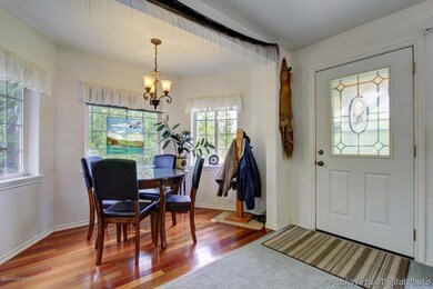 Dining/ Entry