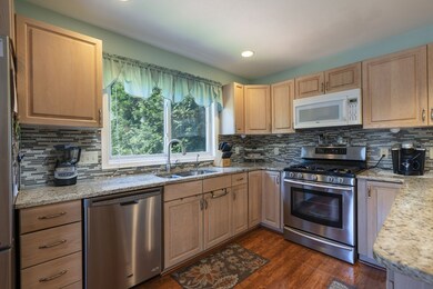 391 Captain Eames Cir, Ashland, MA 01721 - photo 6