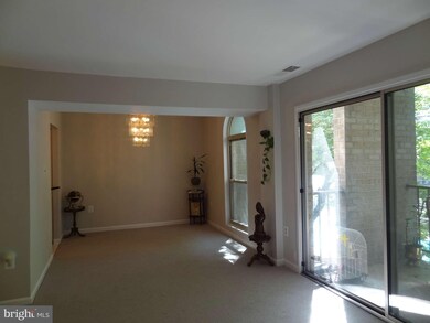 26 Canterbury Square unit 301, Alexandria, VA 22304 - photo 2