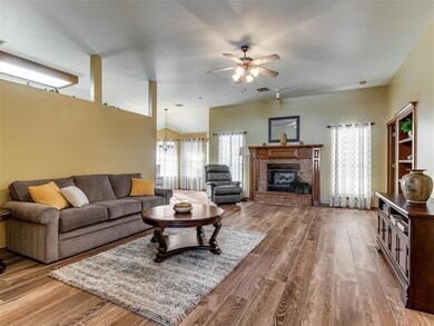 2216 NE 4th St, Moore, OK 73160 - photo 6