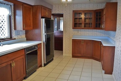 Extra space for seating and entertaining