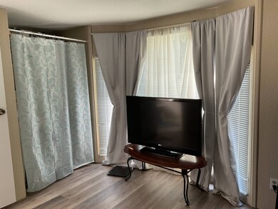 944 Reynolds Rd, Lakeland, FL 33801 - photo 5