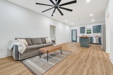 294 Holland St, Crestview, FL 32536 - photo 5