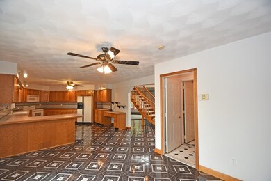 590 Mohawk Dr, Westport, MA 02790 - photo 5