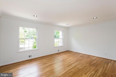 3583 Hamlet Place, Chevy Chase, MD 20815 - photo 4