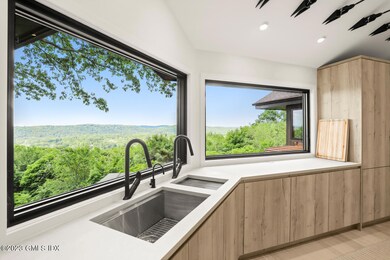 21 Hillcrest Ct Ridgefield CT-large-045-