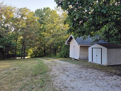 135 Hunters Pointe Rd, Kirbyville, MO 65679 - photo 7