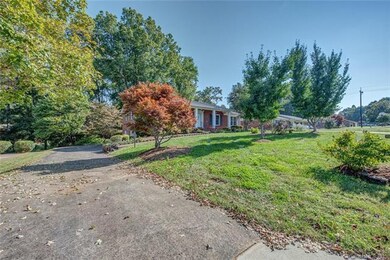 818 Hill St, Shelby, NC 28152 - photo 2