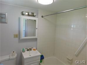 14 W Ruddle St, Coaldale, PA 18218 - photo 7