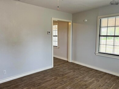 202 Fm 367 E, Iowa Park, TX 76367 - photo 5