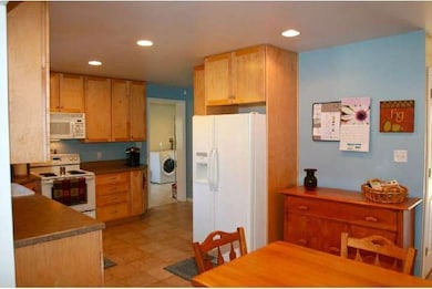 409 Suffolk Dr, Bear, DE 19701 - photo 3