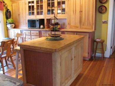 570 Albany Shaker Rd, Albany, NY 12211 - photo 5