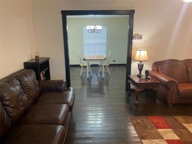 1015 N Howeth St, Gainesville, TX 76240 - photo 4