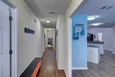 6-06_Entrance_02
