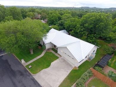 1106 Avenue A, Fredericksburg, TX 78624 - photo 2