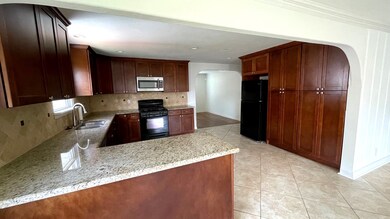 219 Styers St, Houston, TX 77022 - photo 4