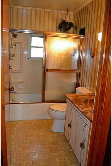 Full Bath.