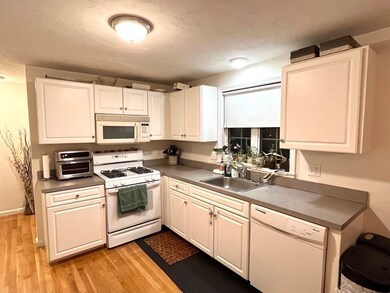 985 Trapelo Rd unit 1, Waltham, MA 02452 - photo 3