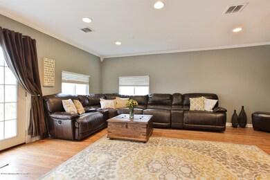 27 Pepperridge Rd Howell NJ-large-052-53