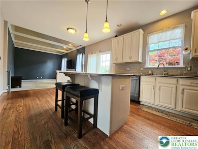 KITCHEN TOWARD FAMILY ROOM