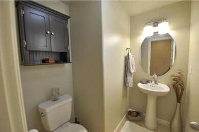 Downstairs 1/2 bathroom