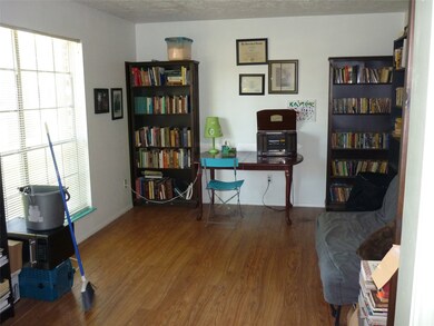 5927 Lawn Ln, Houston, TX 77088 - photo 6