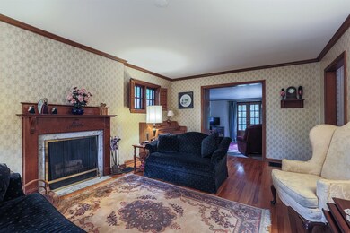 12-Living-Room-[jwhitt]