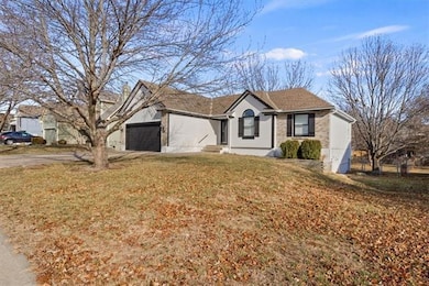 707 S Park Dr, Raymore, MO 64083 - photo 2