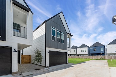 3105 Jensen Dr unit A, Houston, TX 77026 - photo 3