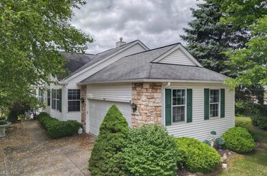 845 Holly Oak Ln unit 845, Aurora, OH 44202 - photo 2