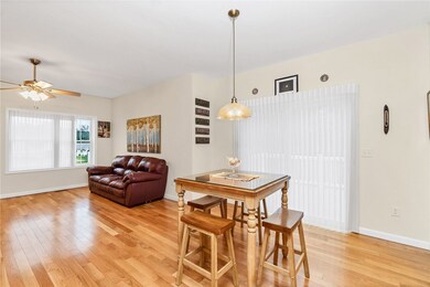 35 Chickadee Way unit 35, Killingly, CT 06241 - photo 5