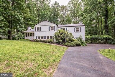9707 Barlow Rd, Fairfax, VA 22031 - photo 2