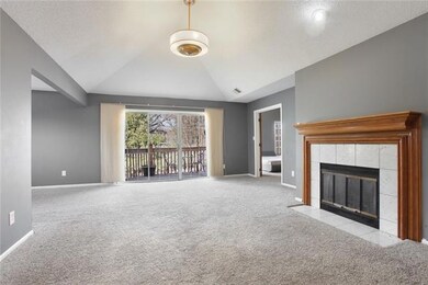 1209 NW Village Dr unit C, Blue Springs, MO 64015 - photo 2